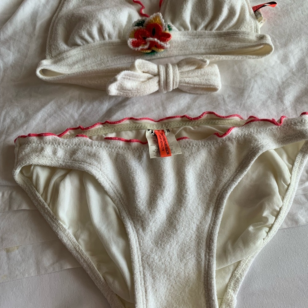 Original Juicy Couture white color w pink flower and details